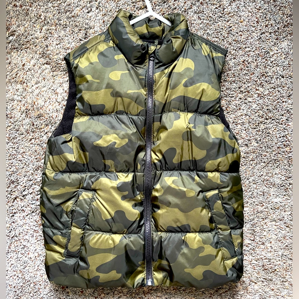 Old Navy Camo Puffer Vest